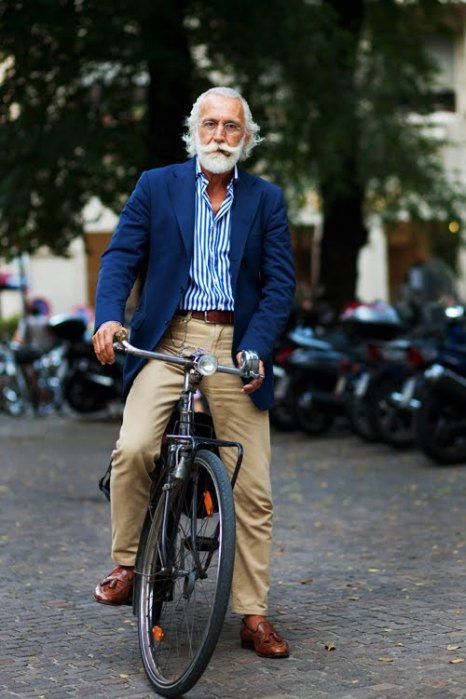 the-sartorialist-blog-september-blue-jacket-bike-gentleman-milan